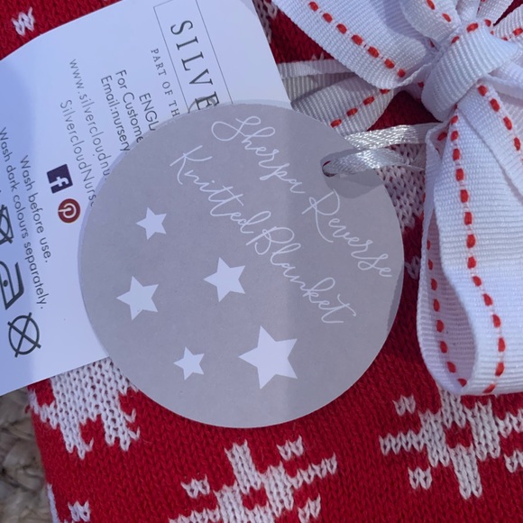 Red Holiday Blanket with White Reindeer Pattern kids - Picture 10 of 13